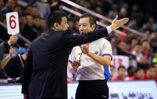 包含巴塞罗那内部会议纪要流出：今晚外线爆发，CBA季后赛使命明确，控场能力受关注的词条